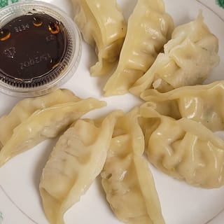 Dumpling (Pork or Vegetable) 6 Pieces
