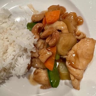 Chicken with Cashew Nuts