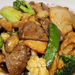 Delight of Roast Pork, Chicken, and Beef